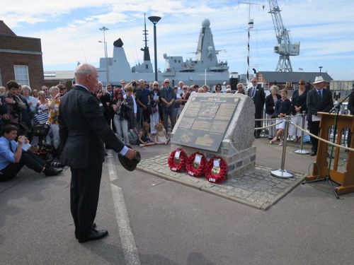 Chairman laying the wreath (credit: Centenary News)